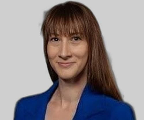 Dr. Eva Tuba